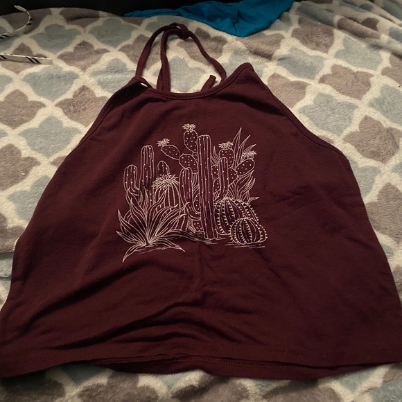 Tops and hoodies barley worn - Picture 13 of 16